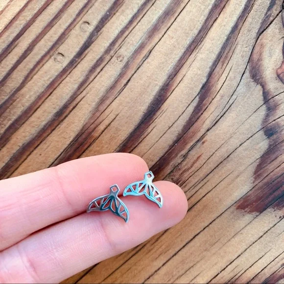 SILVER MERMAID Necklace and Earrings Stainless Steel GIFT SET - Picture 4 of 5